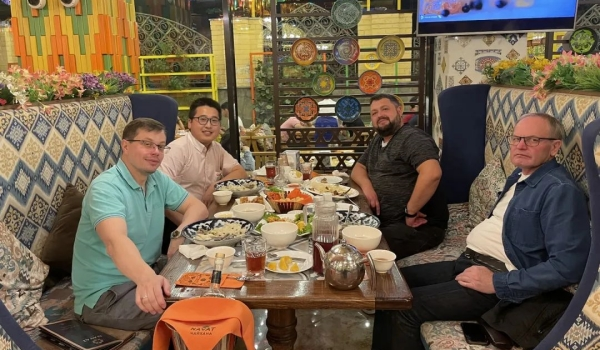 Ramię w ramię, aby zapewnić lepszą przyszłość, QGM zdecydowanie pomaga w budowie infrastruktury w Rosji