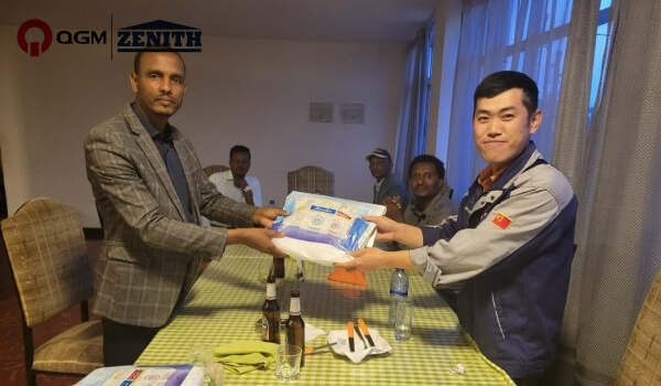 Nowa linia produkcyjna maszyn do produkcji bloków QGM QT6 ukończona w Nekemte w celu odbudowy powojennej.