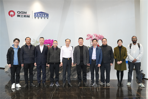 Szkoły i przedsiębiorstwa łączą ręce, aby stworzyć przyszłość | Wiceprezes Quanzhou Information Engineering College odwiedził Quangong Co., Ltd., aby zbadać nowe ścieżki integracji przemysłu, środowiska akademickiego i badań