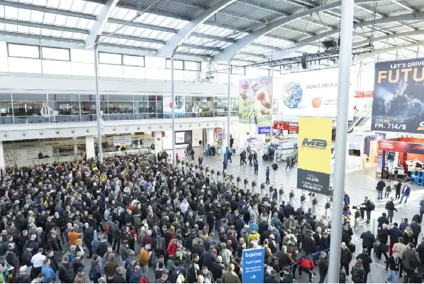 Rozpoczęła się Bauma 2025 w Monachium w Niemczech | Quangong Machinery Co., Ltd. — W pełni zautomatyzowany sprzęt Zenith ZN2000-2 demonstruje nowy wymiar inteligentnej produkcji