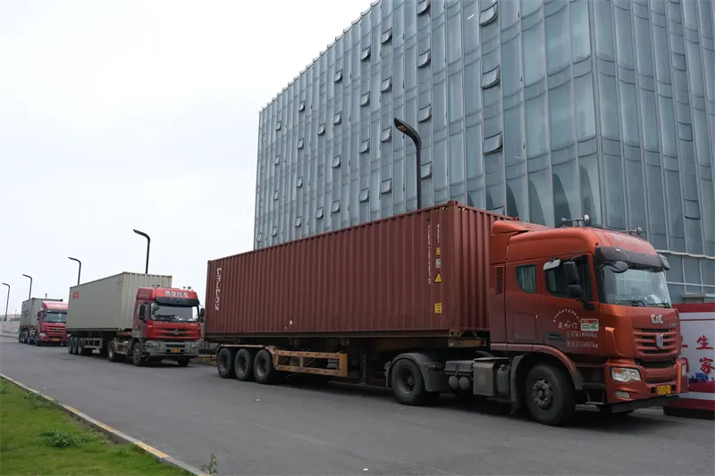 Maszyny do produkcji cegieł QGM wysłane na Bliski Wschód, pomagając budownictwu regionalnemu zrobić nowy krok naprzód