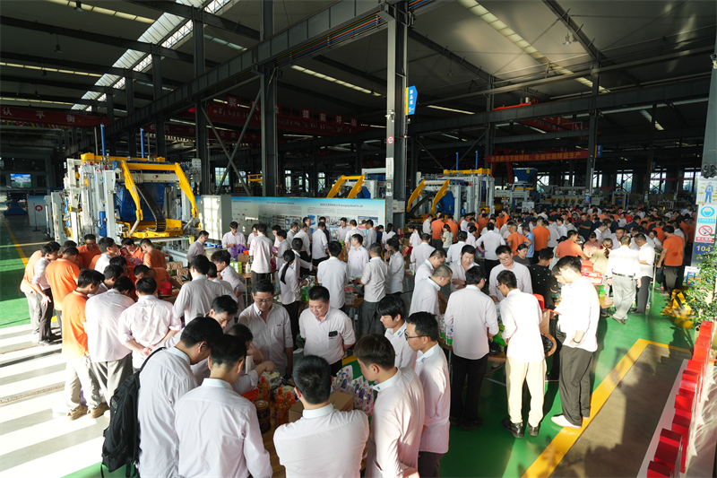 Pełnia księżyca przynosi radość i emocje, a „hazard” wywołuje emocje! Impreza z ciastami w kształcie kości w środku jesieni w Quangong Machinery zakończyła się ciepło