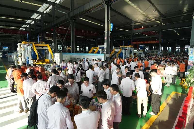 Pełnia księżyca przynosi radość i emocje, a „hazard” wywołuje emocje! Impreza z ciastami w kształcie kości w środku jesieni w Quangong Machinery zakończyła się ciepło