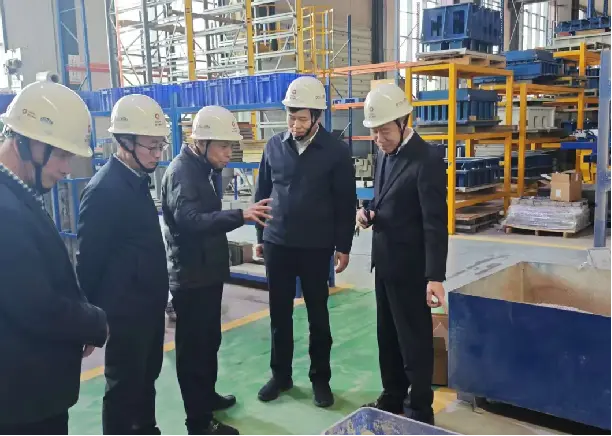 Miejskie Biuro Nauki i Technologii w Quanzhou prowadzi badania w Quangong Machinery Co., Ltd., zapewniając ukierunkowane wsparcie w celu zwiększenia inwestycji w badania i rozwój.