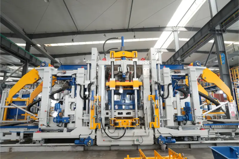 Quangong Machinery Co., Ltd. Maszyna do formowania bloków ZN2000-2: podstawowa wydajność umożliwia nowe ulepszenia w zakresie inteligentnego wytwarzania cegieł