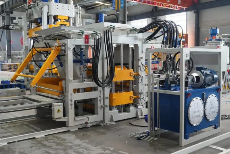 Wzmocnienie pozycji branży cegieł i płytek dzięki inteligentnej produkcji: Linia do produkcji cegieł Zenith QT10 zmienia krajobraz zielonej produkcji.
