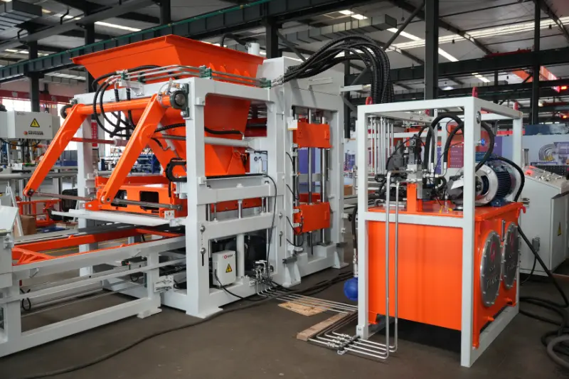 Inteligentna i wydajna, zwiększająca jakość i produktywność: nowa linia produkcyjna do produkcji cegieł QT10 firmy Quangong Machinery Co., Ltd. robi furorę