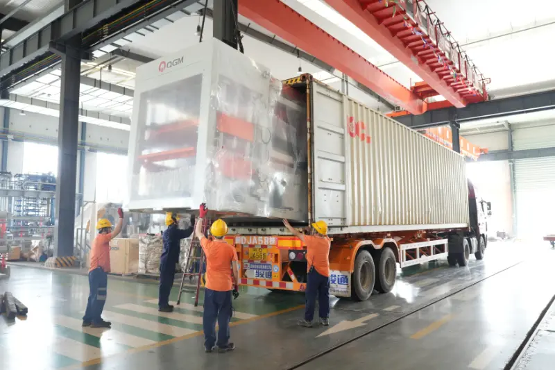 Quangong Machinery wysyła linie do produkcji inteligentnych cegieł na rynki zagraniczne